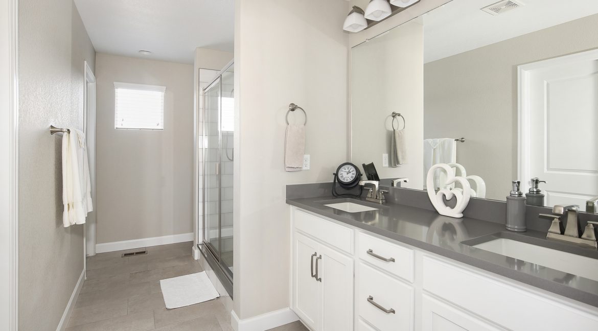 Master Bathroom_MLS