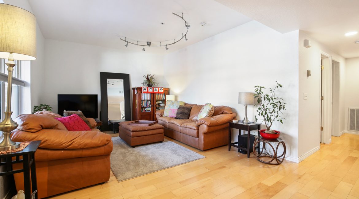 Living-Room_Entry_MLS