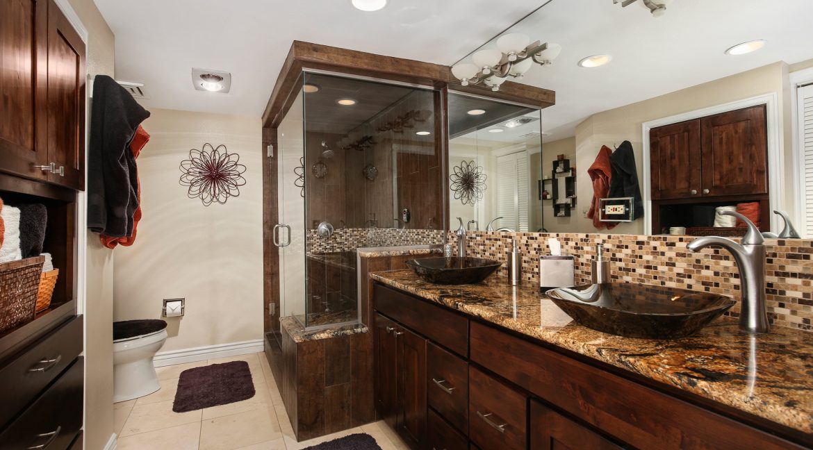 Master-Bathroom_MLS