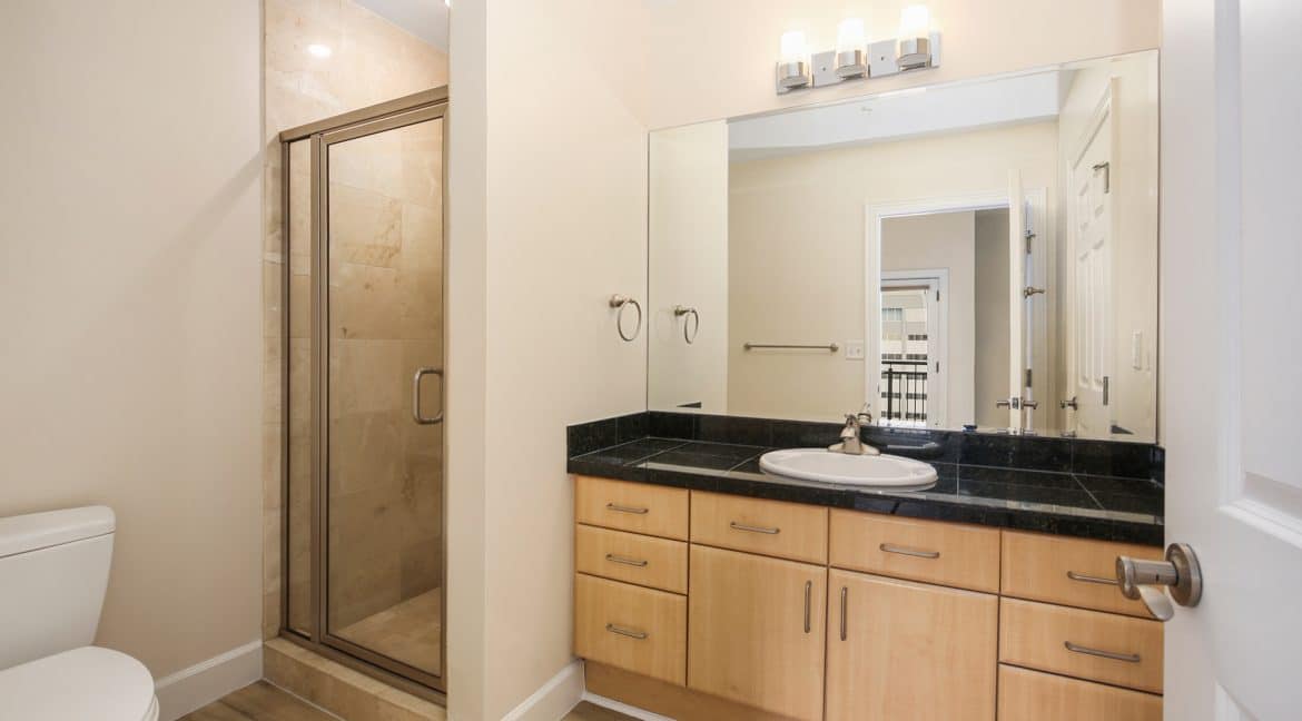 Master-Bathroom_MLS