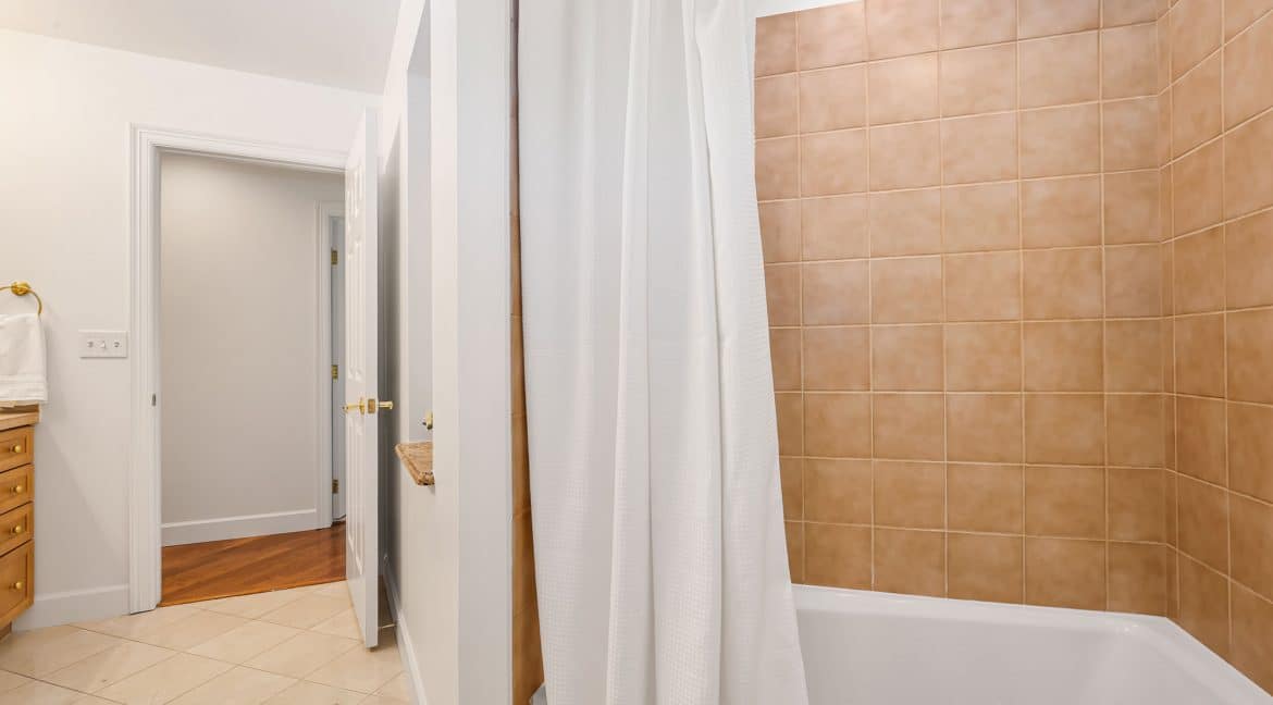 2nd-Bathroom-2_MLS